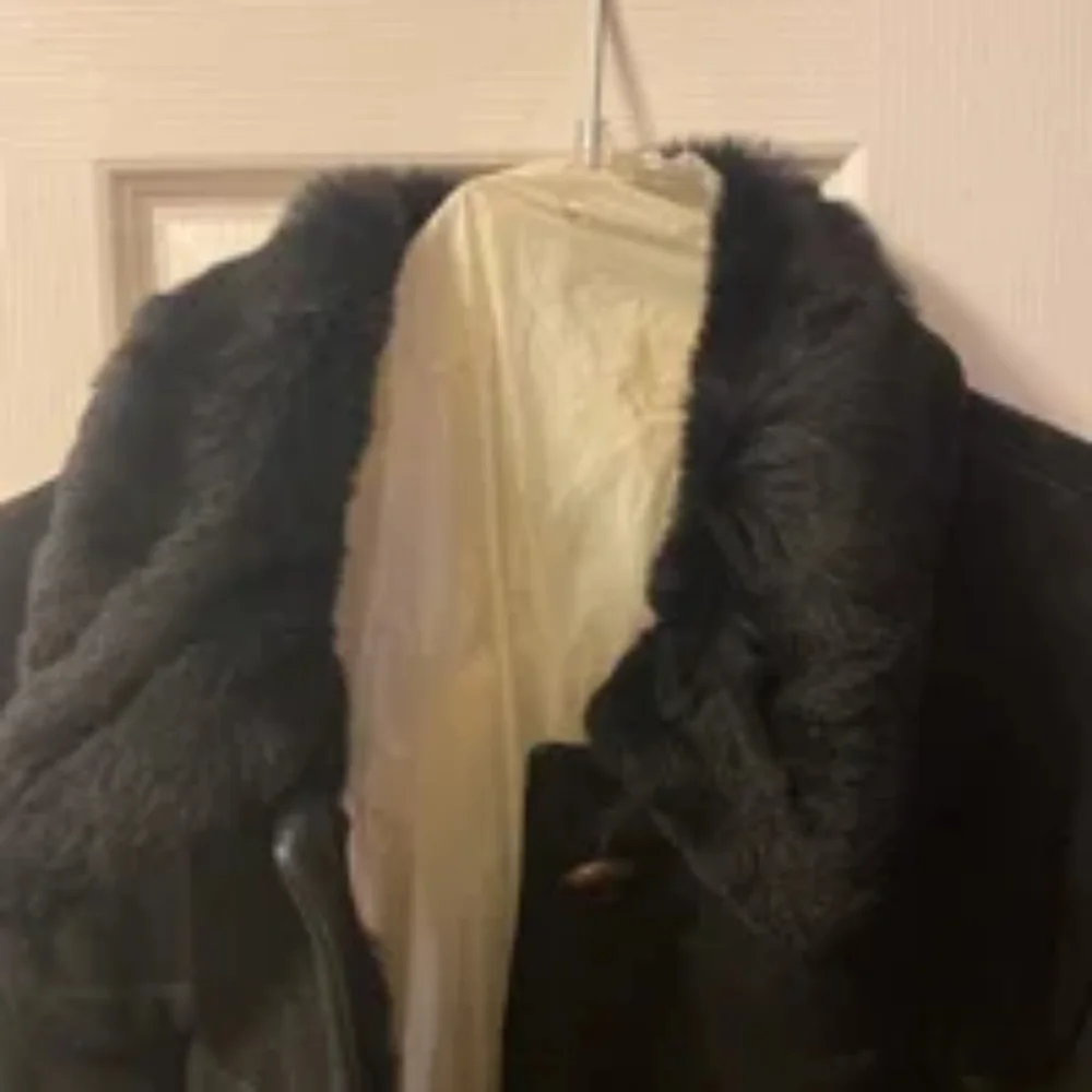 Coat - Picture 3 of 4